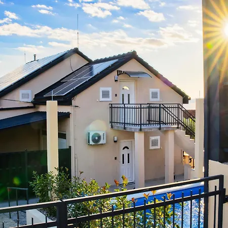 Na Moru With Pool And Sea View * Sveti Petar