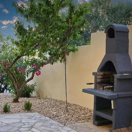 Apartman Na Moru With Pool And Sea View