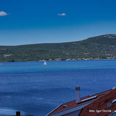 Na Moru With Pool And Sea View