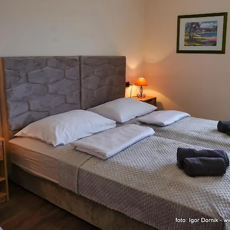 Na Moru With Pool And Sea View Apartman *