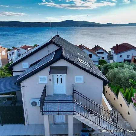 Na Moru With Pool And Sea View Apartman Sveti Petar