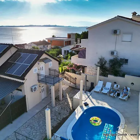 Na Moru With Pool And Sea View