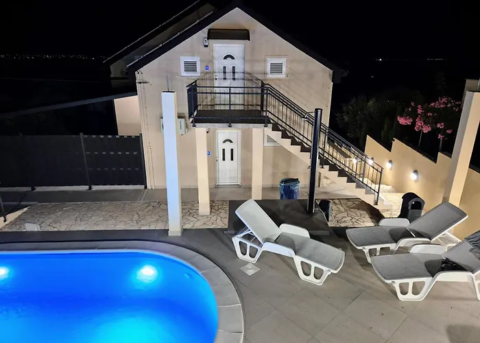Na Moru With Pool And Sea View *