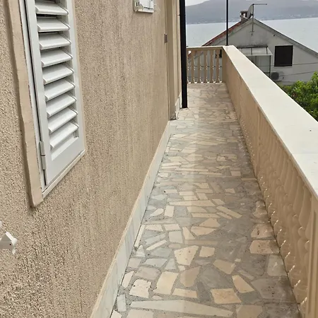 شقة Na Moru With Pool And Sea View