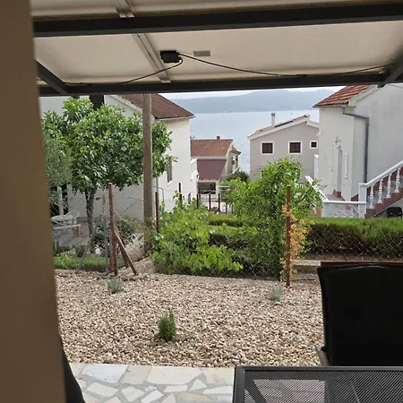 Na Moru With Pool And Sea View شقة