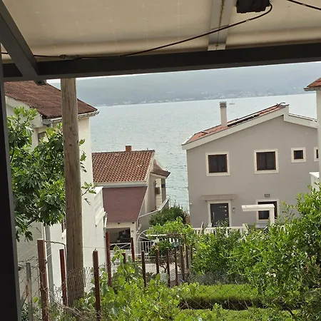 Na Moru With Pool And Sea View Daire *