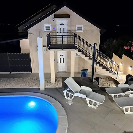 Na Moru With Pool And Sea View *
