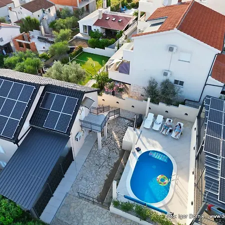 Na Moru With Pool And Sea View