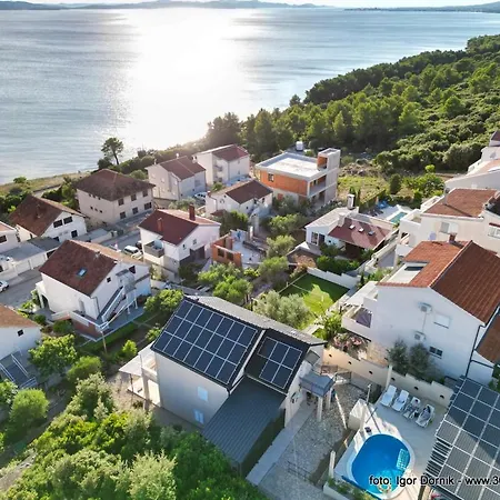 Na Moru With Pool And Sea View