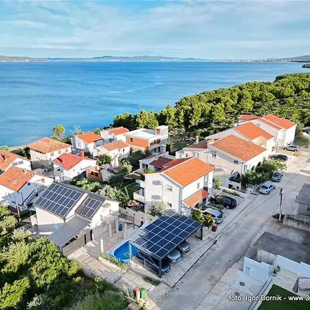 Daire Na Moru With Pool And Sea View *