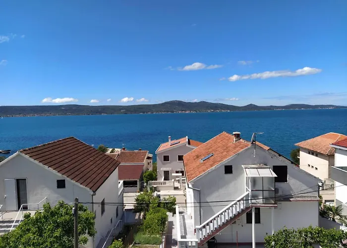 アパート Na Moru With Pool And Sea View