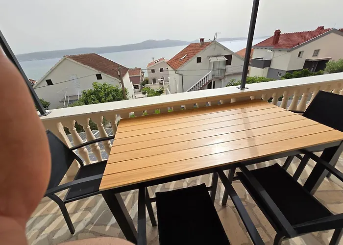 Na Moru With Pool And Sea View Appartement *