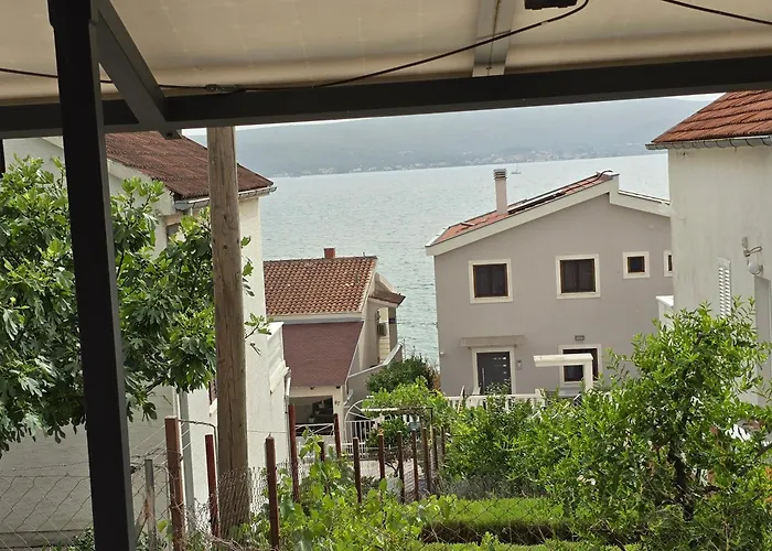 Na Moru With Pool And Sea View アパート *