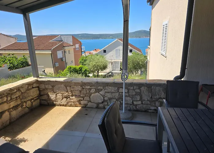 Na Moru With Pool And Sea View *